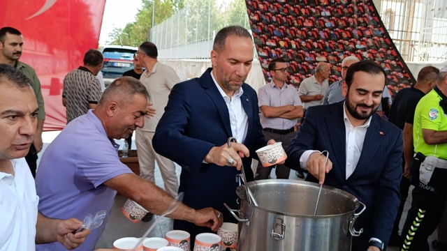 Niğde'de şehitler ve gaziler için aşure ikram edildi