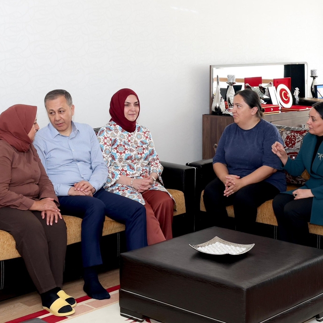 Bakan Yerlikaya, 2 yıl önce şehit olan çarşı ve mahalle bekçisi Halil Kara'...