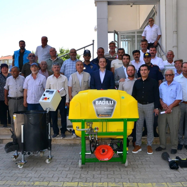 Kırşehir'de ceviz üreticilerine makine desteği