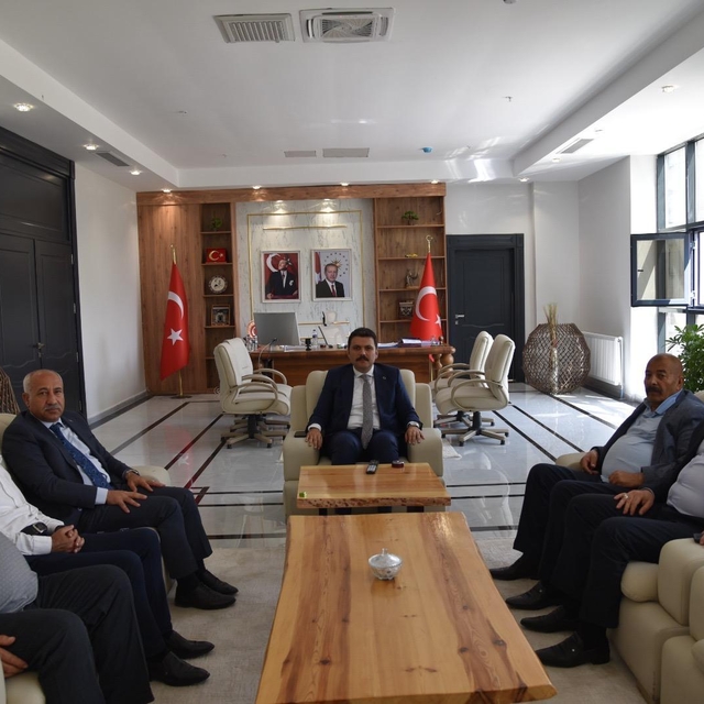 MHP Van İl Başkanı Güngöralp'ten Kaymakam Gilan'a "hayırlı olsun" ziyareti