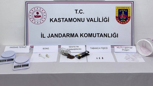 Kastamonu'da uyuşturucu operasyonunda yakalanan 2 zanlı tutuklandı