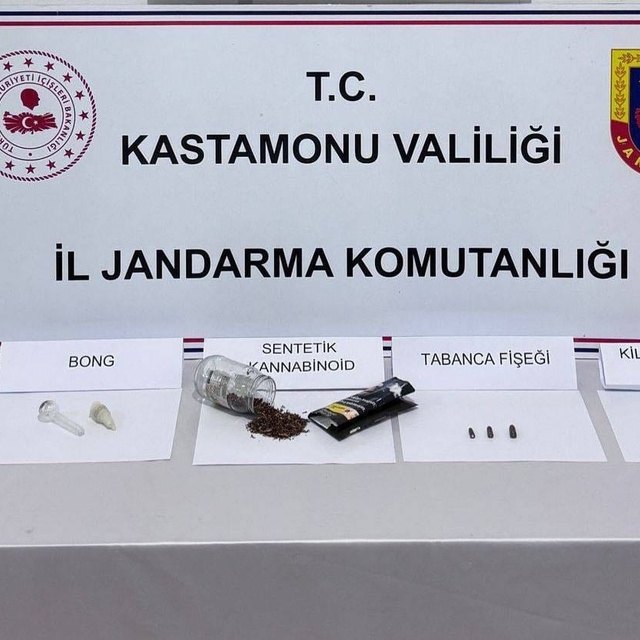 Kastamonu'da uyuşturucu operasyonunda yakalanan 2 zanlı tutuklandı