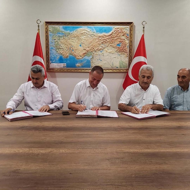 Tarsus'ta hayırseverin yaptıracağı cami ve Kur'an kursu için protokol imzal...