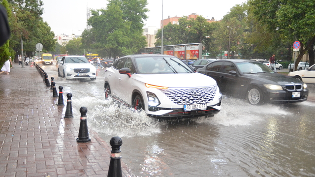 Konya'da sağanak etkili oldu