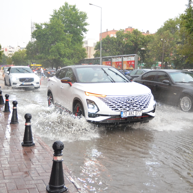 Konya'da sağanak etkili oldu