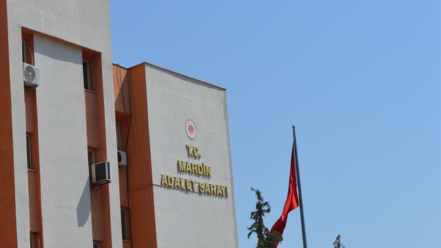 Babasını bombayla öldürmeye çalışan oğlu ile 3 arkadaşı hakkında 29 yıla kadar hapis istendi