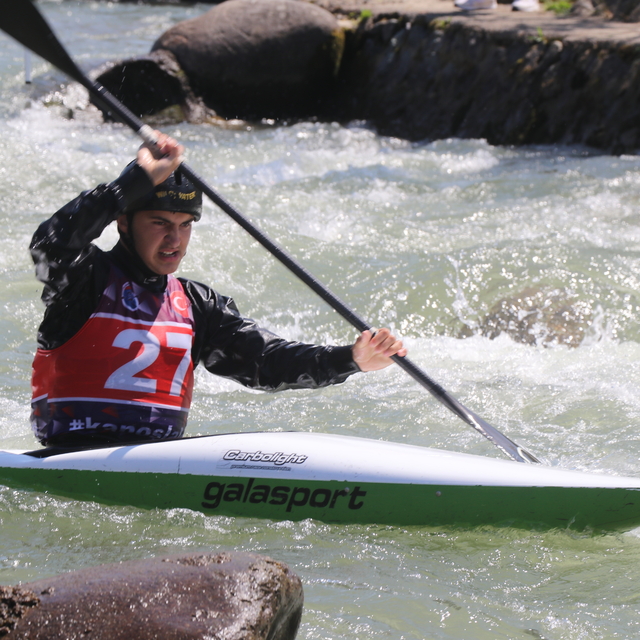 Rize'de Akarsu Kano Slalom ve Kayak Cross Türkiye Şampiyonası yapıldı