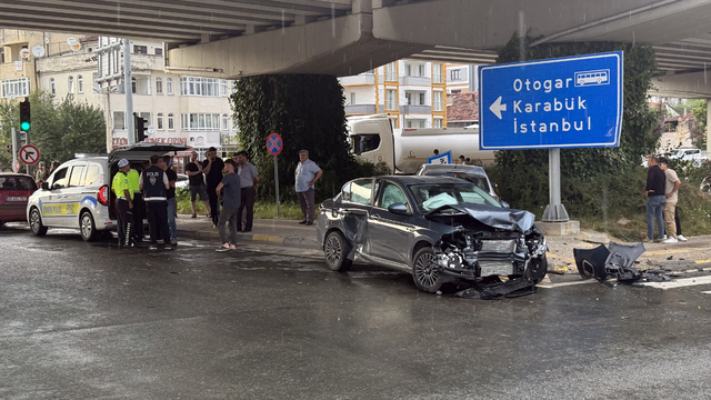 Kastamonu'da zincirleme trafik kazasında 5 kişi yaralandı
