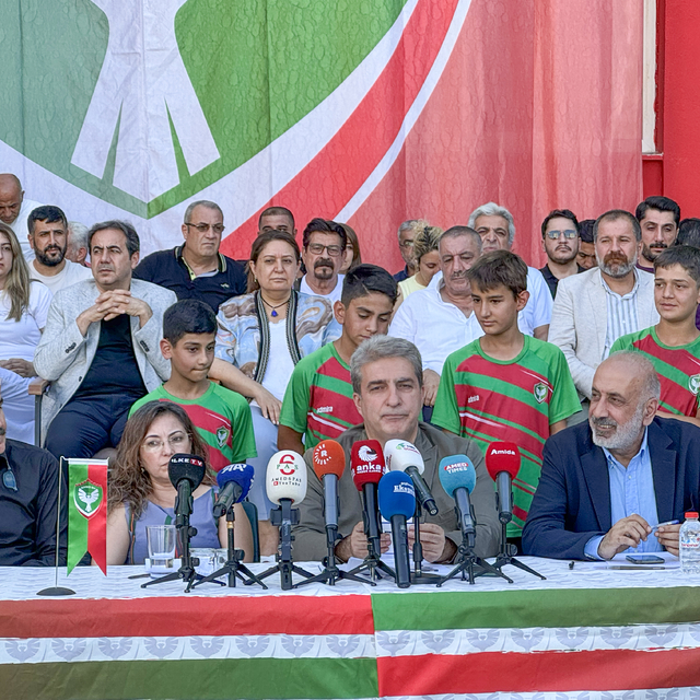 Amed Sportif Faaliyetler Kulübü Başkanı Baysal, basın mensuplarıyla bir ara...