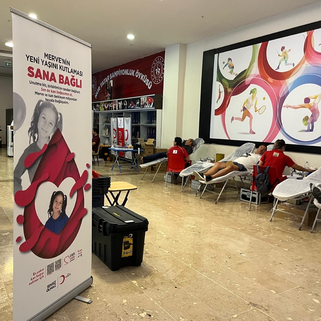 Antalya'da kan ve kök hücre bağışı etkinliği düzenlendi