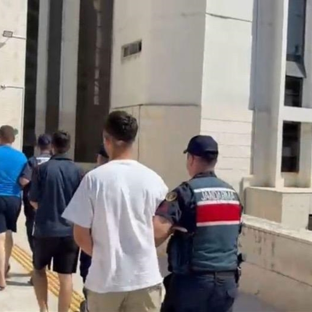 Firari 3 hükümlü, plajda yakalandı