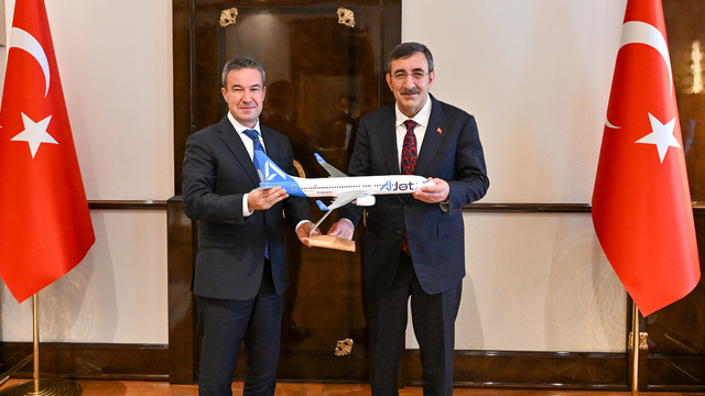 Cumhurbaşkanı Yardımcısı Yılmaz, AJet Genel Müdürü Sarp'ı kabul etti