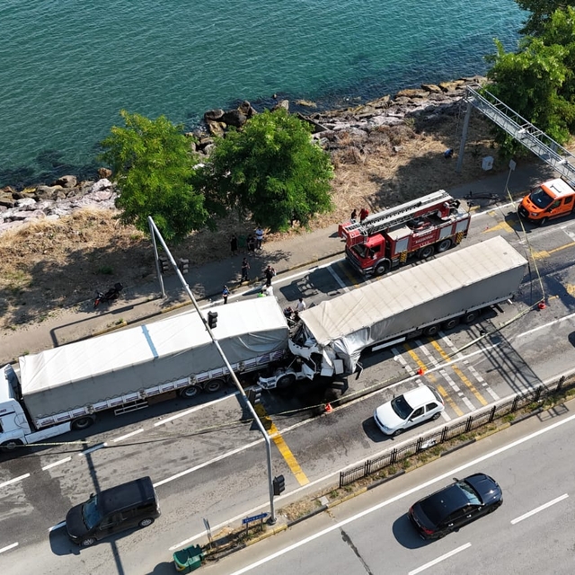 Giresun'da zincirleme trafik kazasında tır sürücüsü öldü