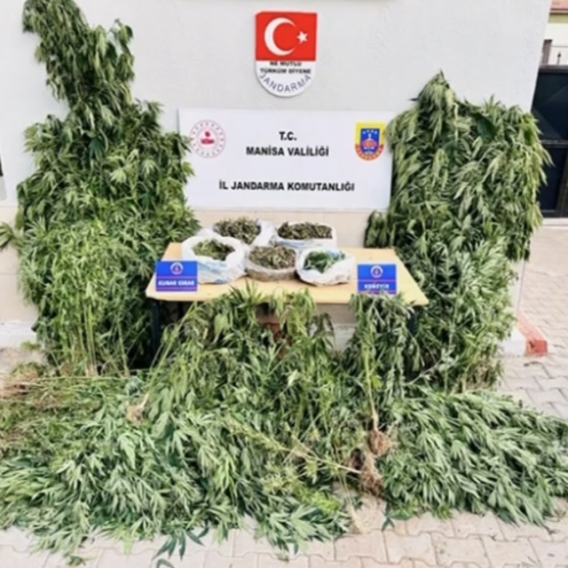 Alaşehir'de uyuşturucu operasyonunda 2 kişi yakalandı