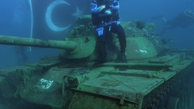 Dalış meraklılarını Saros Körfezi'ne çeken Su Altı Tarih Müzesi'ne "zırhlı katkı"