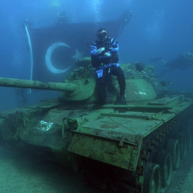 Dalış meraklılarını Saros Körfezi'ne çeken Su Altı Tarih Müzesi'ne "zırhlı...