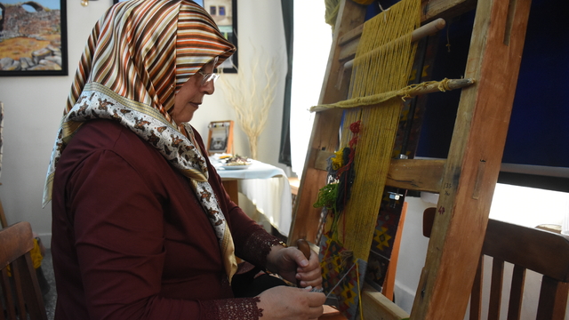 Köyünün coğrafi işaretli halısını gelecek kuşaklara aktarabilmek için mücadele ediyor