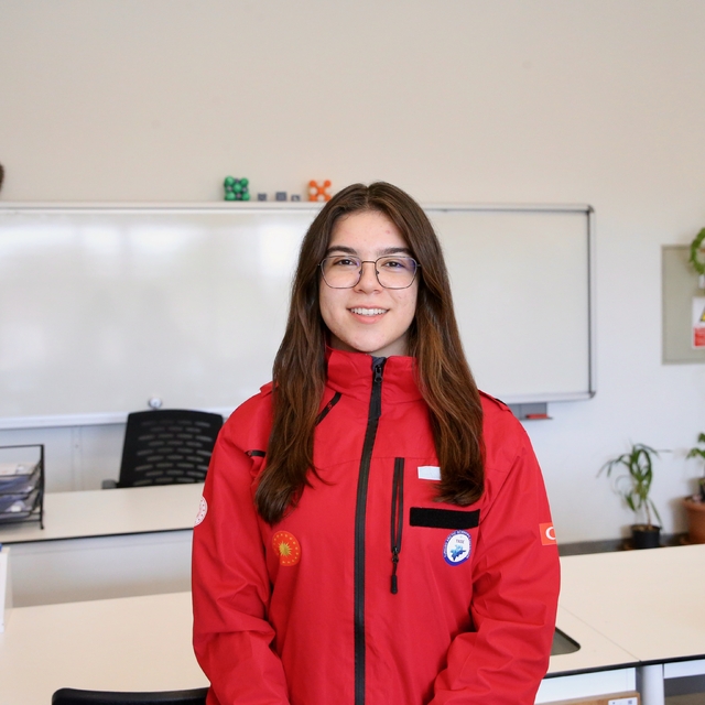 Kuzey Kutbu'nda araştırma yapan lise öğrencisinin hedefi bilim insanı olmak