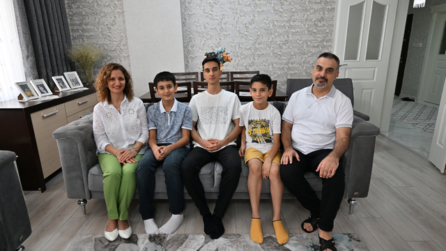 Gaziantepli Özyurtseven ailesi önce LGS sınavında şimdi de YKS'de Türkiye birincisi çıkardı