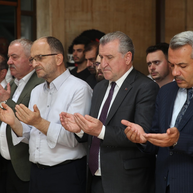 Gençlik ve Spor Bakanı Bak, Rize'de cenaze törenine katıldı