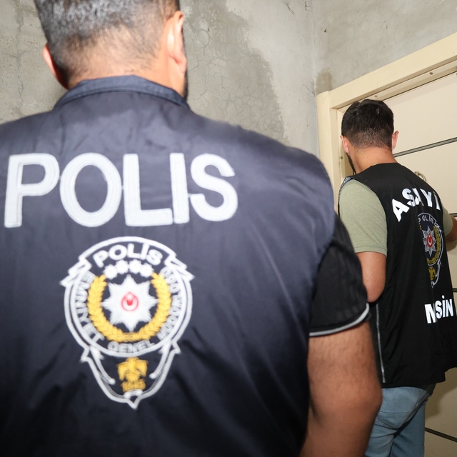 Mersin'de firari 20 hükümlü ve 61 şüpheli yakalandı