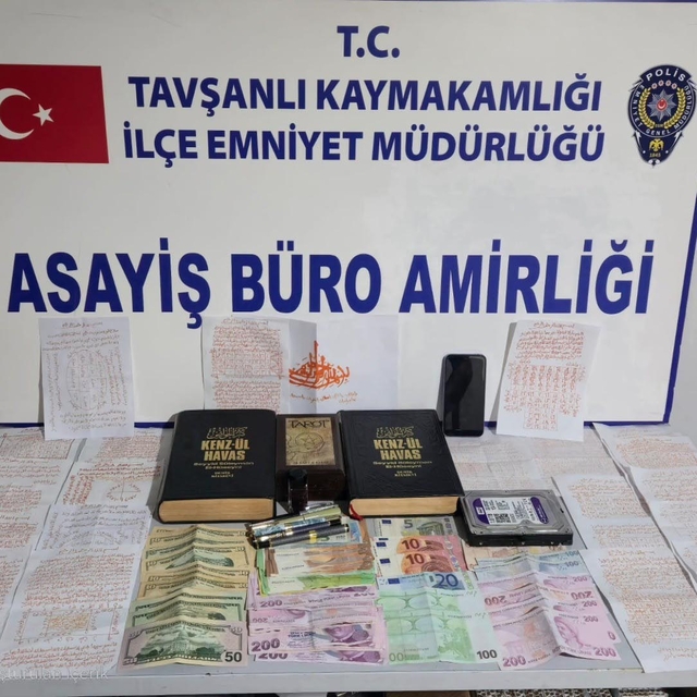 Kütahya'da üfürükçü operasyonu; 9 gözaltı