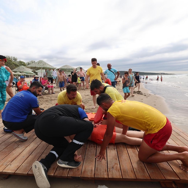 Kocaeli'deki Cebeci sahilinde cankurtaran tatbikatı yapıldı