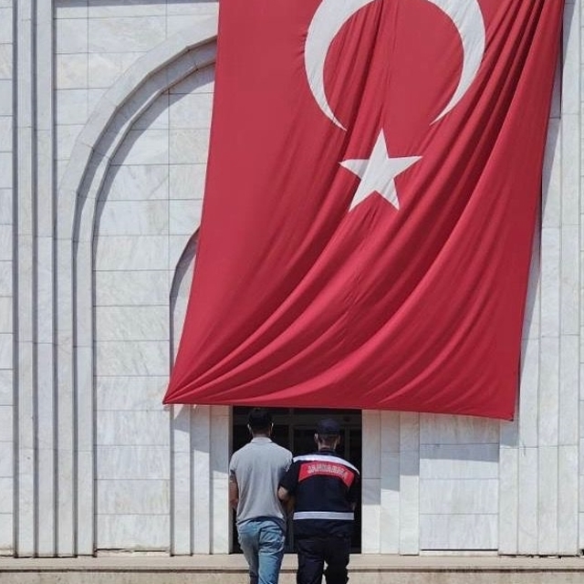 Muğla'da hakkında 12 yıl 6 ay hapis cezası bulunan firari yakalandı