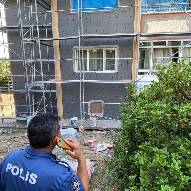 İskelede çalışırken 5'inci kattan düşerek öldü