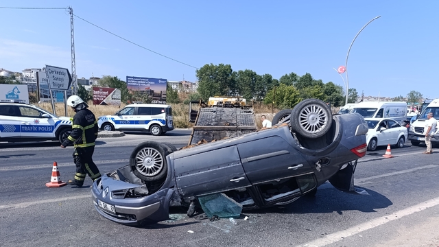 Tekirdağ'da otomobillerin çarpıştığı kazada sürücüsü yaralandı