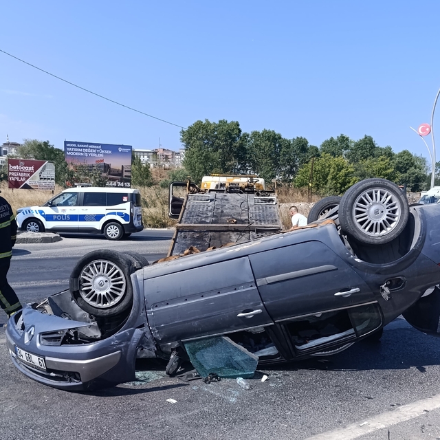 Tekirdağ'da otomobillerin çarpıştığı kazada sürücüsü yaralandı