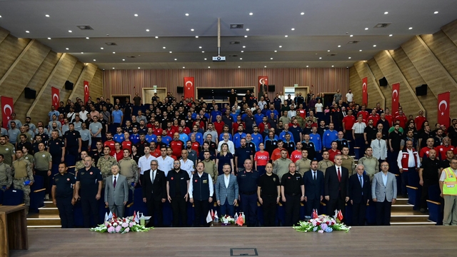 Eskişehir'de "Arama Kurtarma Ekipleri Projesi Akreditasyon Belgesi Dağıtım Töreni" düzenlendi