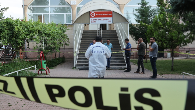 Kayseri'de camide namaz kılarken bıçaklanan kişi öldü