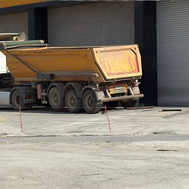 Kocaeli'de kafası damper kapağına sıkışan sürücü öldü