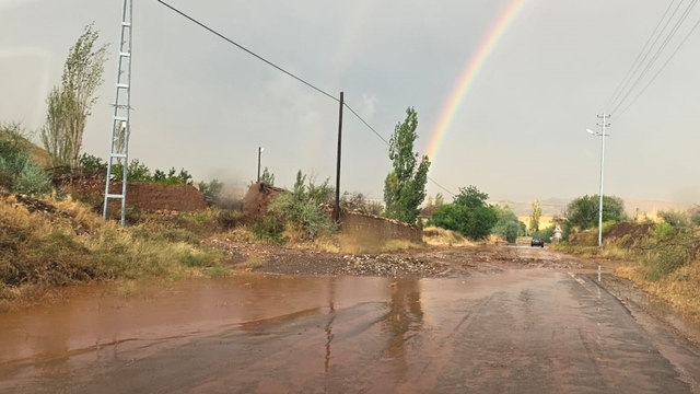Çorum'da sağanak nedeniyle dereler taştı