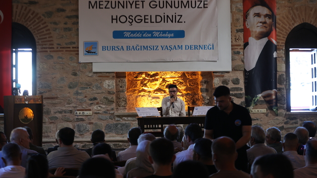 Bursa'da BAYDER'le bağımlılıktan kurtulan 11 kişiye mezuniyet belgeleri verildi