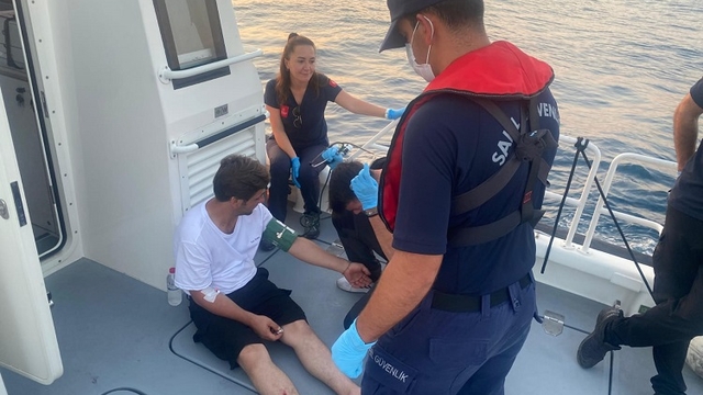 Fethiye açıklarında motoryatta rahatsızlanan kişiye tıbbi tahliye