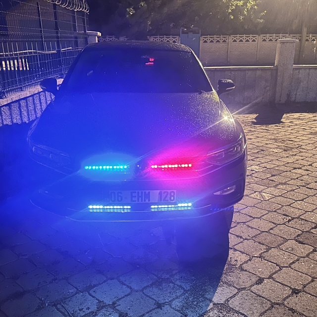 Çorum'da usulsüz çakar kullanılan aracın sürücüsü ve sahibine para cezası