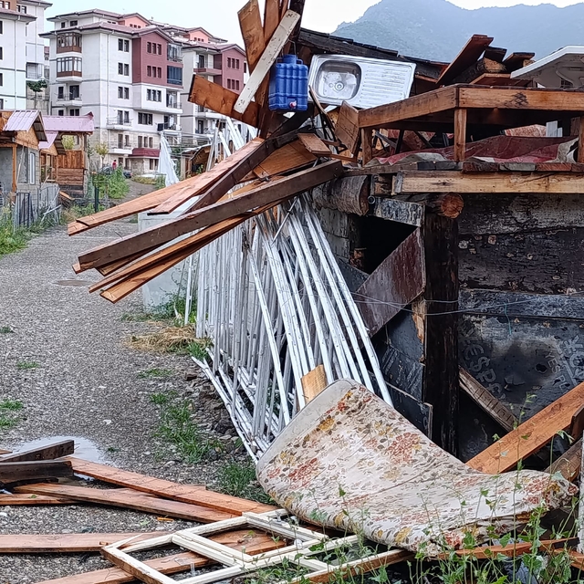Artvin'de sağanak ve şiddetli rüzgar etkili oldu