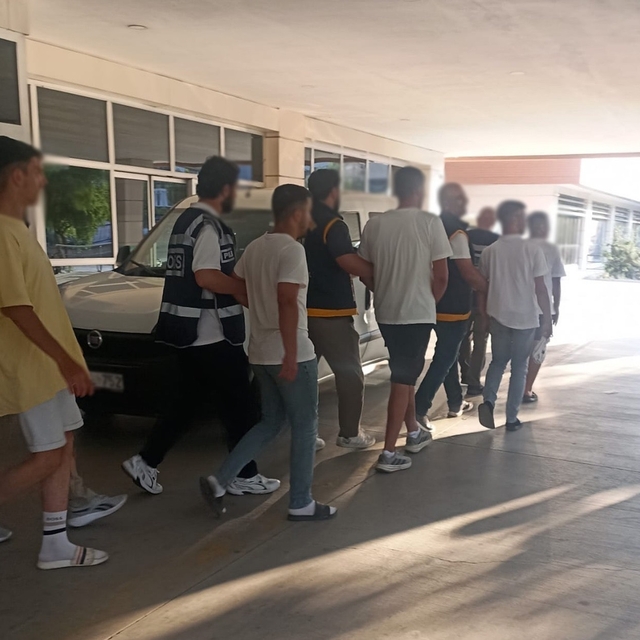 Manisa'da 'FETÖ' yalanıyla 70 yaşındaki kişiyi 1.2 milyon TL dolandıran 5 k...