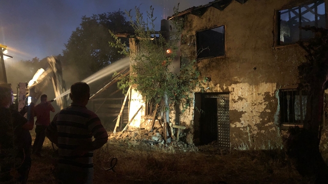 Bilecik'te metruk binada çıkan yangın söndürüldü