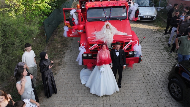 Düzceli kamyon sürücüsü, ekmek teknesini gelin arabası yaptı