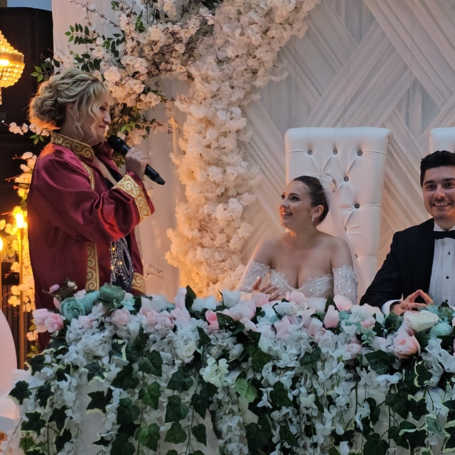 Nikah memuru, kızının nikahını kıydı