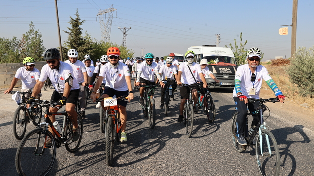 Göbeklitepe'yi insanlık tarihine kazandıran Prof. Dr. Schmidt anısına pedal çevirdiler