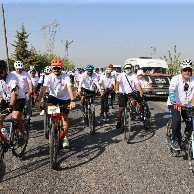 Göbeklitepe'yi insanlık tarihine kazandıran Prof. Dr. Schmidt anısına pedal...