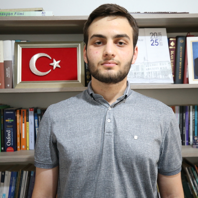 YKS sözel alan Türkiye 3'üncüsü Safa, başarısını süreci iyi yönetmesine bağ...