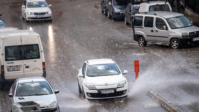 Erzurum'da sağanak etkili oldu