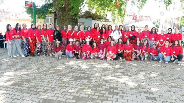 Bursa'daki bu mahalleyi 524 yıldır, yılda bir gün kadınlar yönetiyor