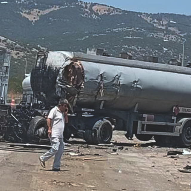 Gaziantep'te tanker ile çekici çarpıştı: 2 ölü