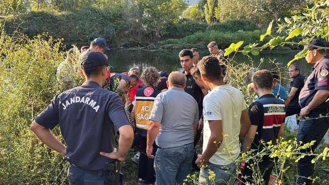 Eskişehir'de Sakarya Nehri'ne giren 2 kişi boğuldu